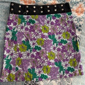 Zand reversible skirt , waist band with adjustable size with snap waist band.